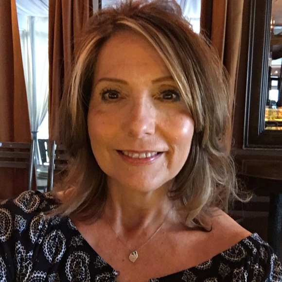 Meet your Posher, Roxanne - Picture 1 of 1